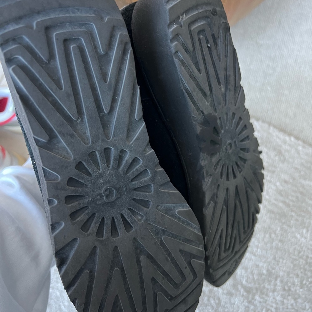 Black Short Ugg With Small Platform - image 7